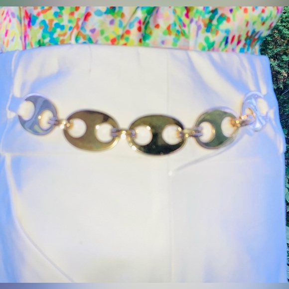 Milly White skirt with goldtone builtin waist chain. - Picture 3 of 6